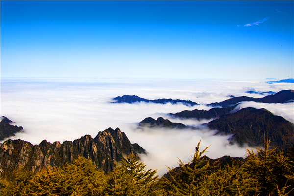 国庆假期 13.5万游客乐游太白山