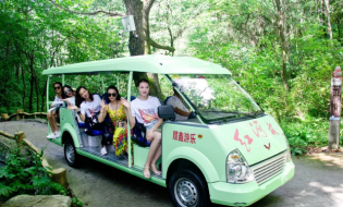 世界旅游小姐又来了,跟着小姐姐们一起360度嗨翻红河谷