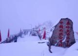 这里的雪花大如席,请看雪域太白山
