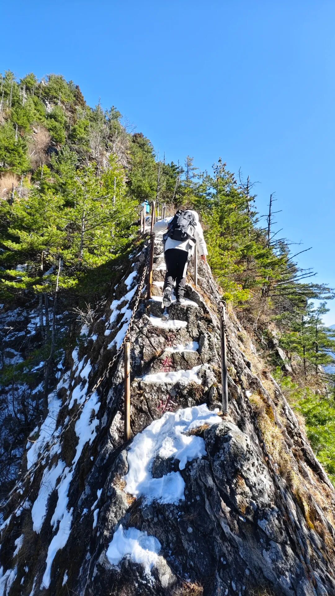 踏雪寻野！七女峰初冬徒步，美到词穷